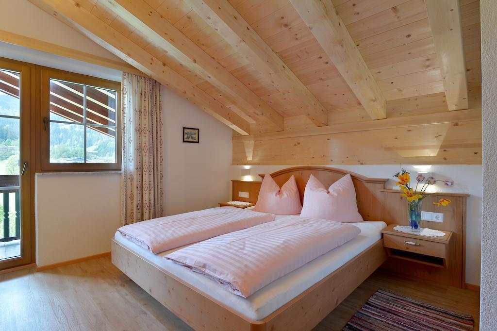 Tom Sojer Apartahotel 4*